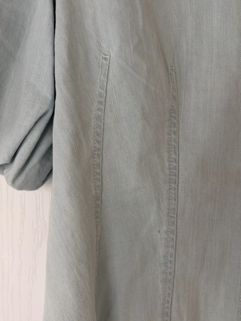 Women's Banana Republic Bubble Sleeve V-Neck Light Blue Jean Top Size 0 NWT - Picture 11 of 13
